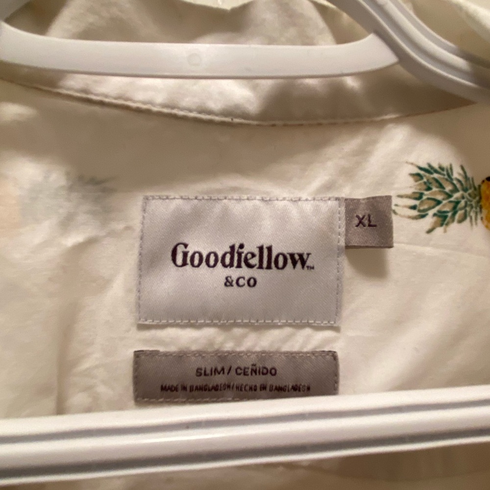 ✨Host Pick✨ Good Fellow & Co. Men’s Pineapple Button Shirt - Picture 2 of 3